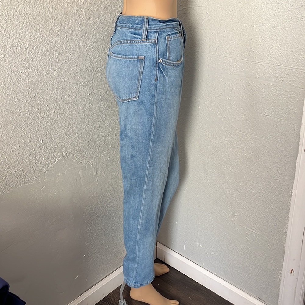 Old Navy High Rise Jeans - Picture 4 of 12